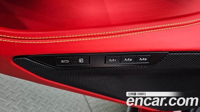 Ferrari F8 2021 — photo 29