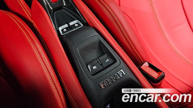 Ferrari F8 2021 — photo 30