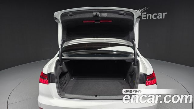 Audi A6 2022 — photo 26