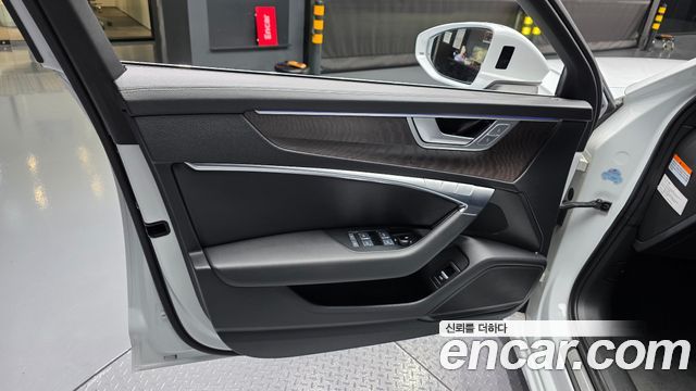 Audi A6 2022 — photo 14