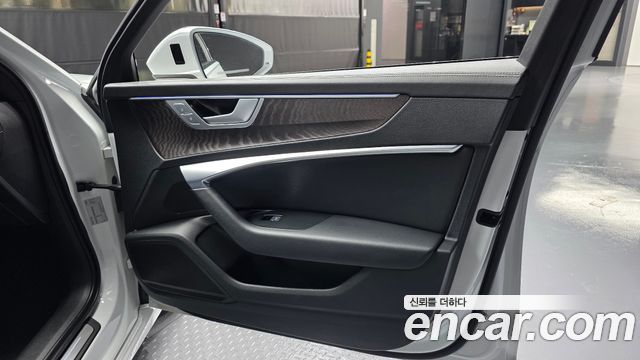 Audi A6 2022 — photo 15