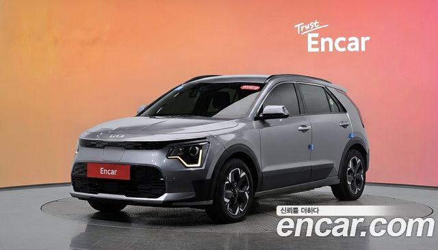 Kia Niro 2023 — photo 1