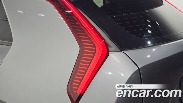Kia Niro 2023 — photo 9