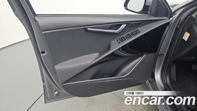 Kia Niro 2023 — photo 14