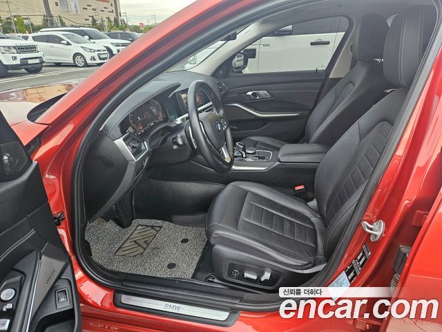 BMW 3-Series 2021 — photo 10