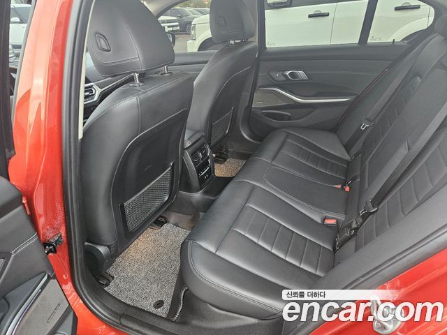 BMW 3-Series 2021 — photo 12