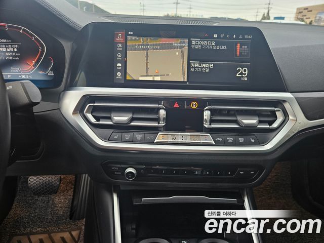 BMW 3-Series 2021 — photo 18