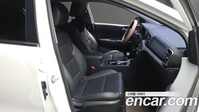 Kia Sportage 2016 — photo 11