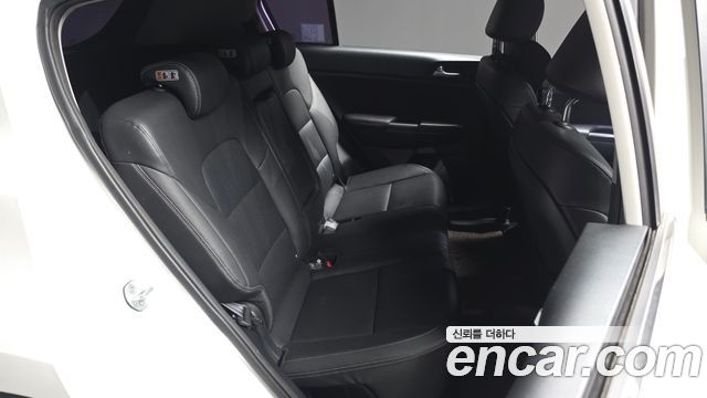 Kia Sportage 2016 — photo 12