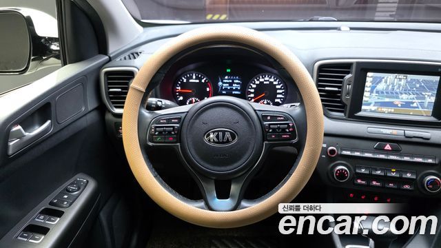Kia Sportage 2016 — photo 13