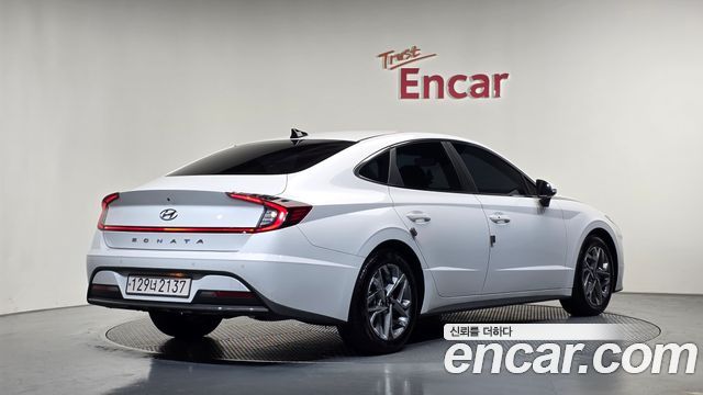 Hyundai Sonata 2023 — photo 2