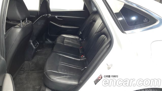 Hyundai Sonata 2023 — photo 11