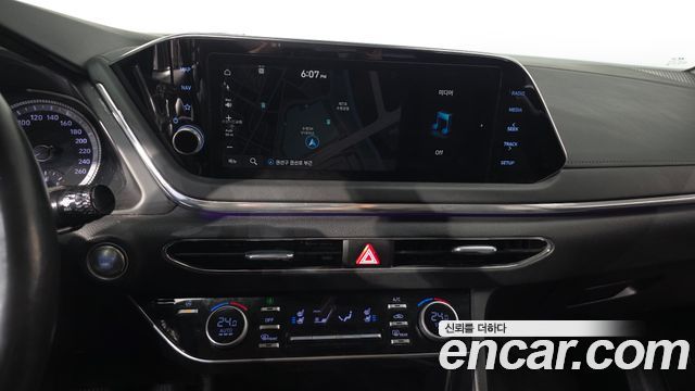 Hyundai Sonata 2023 — photo 12