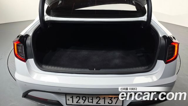 Hyundai Sonata 2023 — photo 17