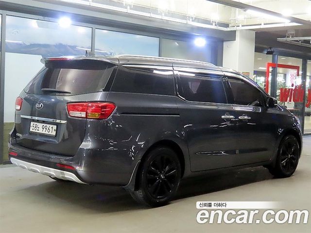 Kia Canival 2016 — photo 4