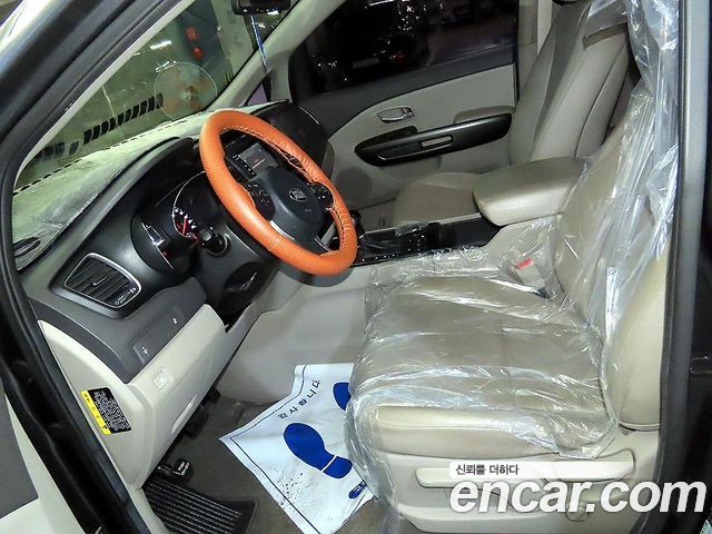 Kia Canival 2016 — photo 6