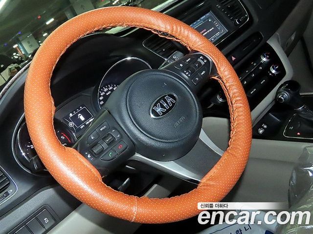 Kia Canival 2016 — photo 8