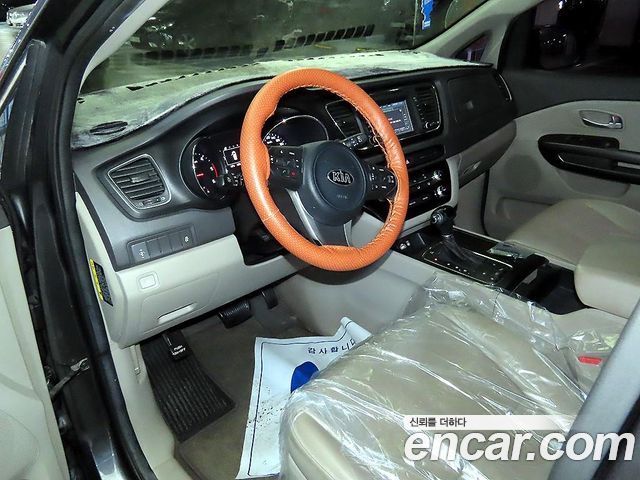 Kia Canival 2016 — photo 10
