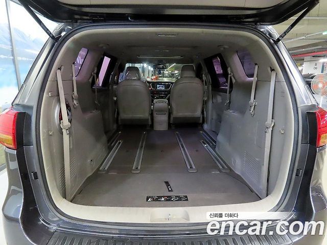 Kia Canival 2016 — photo 18