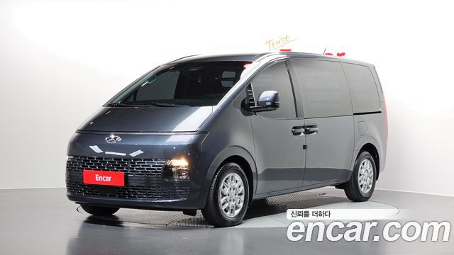 Hyundai Staria 2024 — photo 1