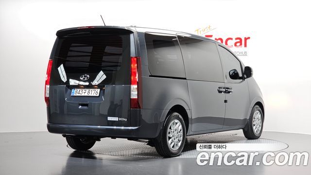 Hyundai Staria 2024 — photo 2