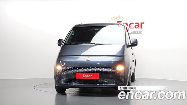 Hyundai Staria 2024 — photo 3