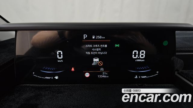 Hyundai Staria 2024 — photo 11