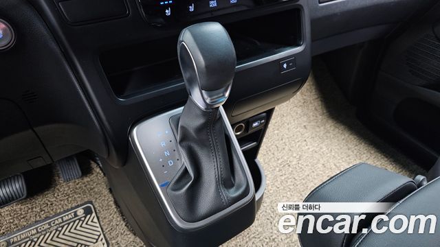 Hyundai Staria 2024 — photo 12