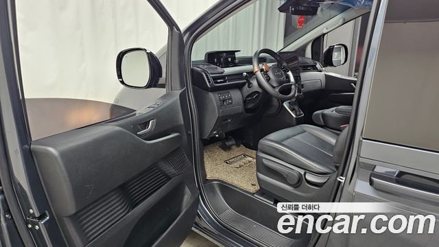 Hyundai Staria 2024 — photo 13