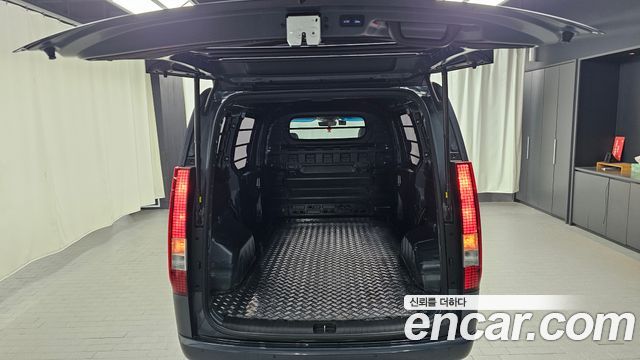 Hyundai Staria 2024 — photo 21
