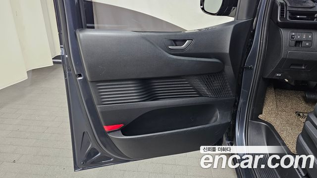 Hyundai Staria 2024 — photo 14
