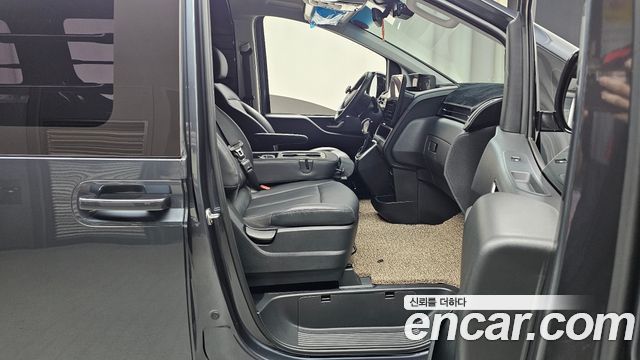 Hyundai Staria 2024 — photo 16