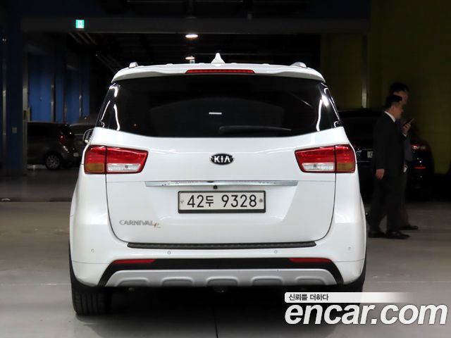 Kia Canival 2015 — photo 3
