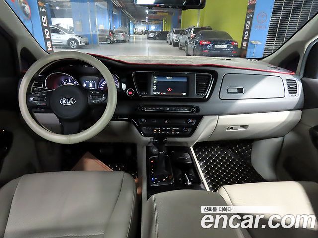 Kia Canival 2015 — photo 5