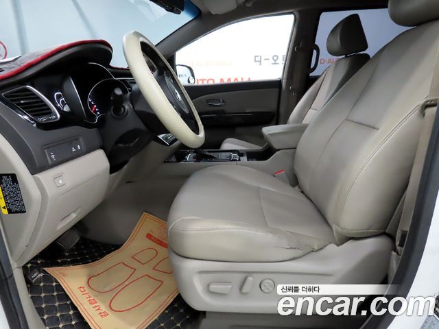 Kia Canival 2015 — photo 6