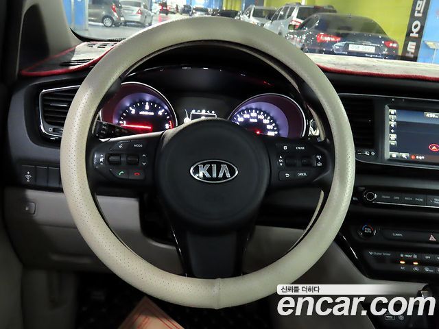 Kia Canival 2015 — photo 9