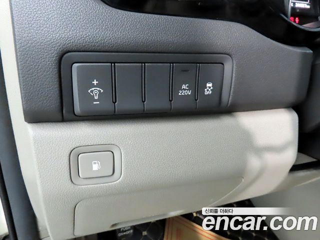 Kia Canival 2015 — photo 14