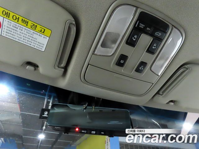 Kia Canival 2015 — photo 15