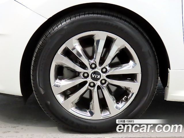 Kia Canival 2015 — photo 20