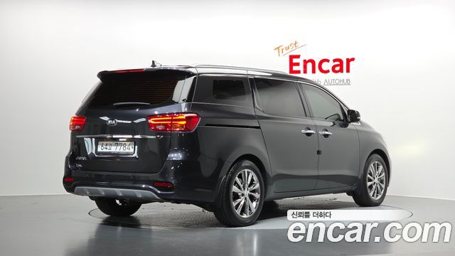 Kia Canival 2019 — photo 2