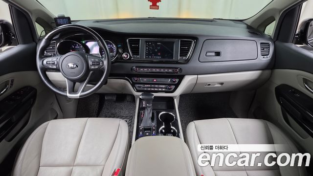 Kia Canival 2019 — photo 10