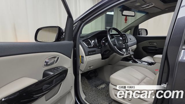 Kia Canival 2019 — photo 13