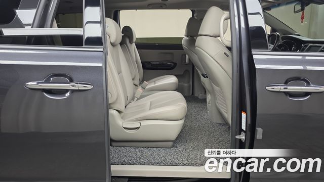 Kia Canival 2019 — photo 17