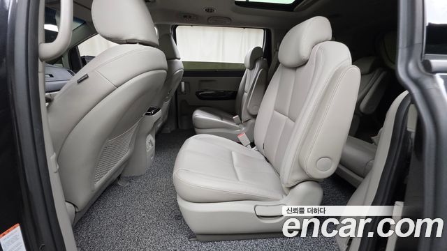 Kia Canival 2019 — photo 18