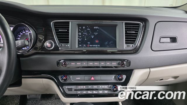 Kia Canival 2019 — photo 19