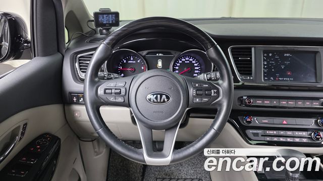 Kia Canival 2019 — photo 20
