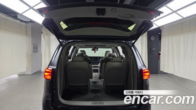 Kia Canival 2019 — photo 23