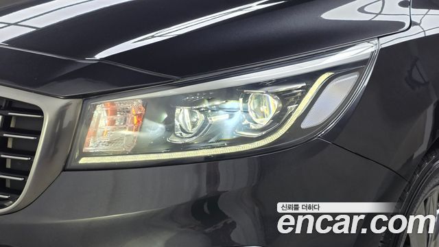 Kia Canival 2019 — photo 8