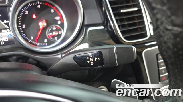 Mercedes-Benz GLS-Class 2017 — photo 9
