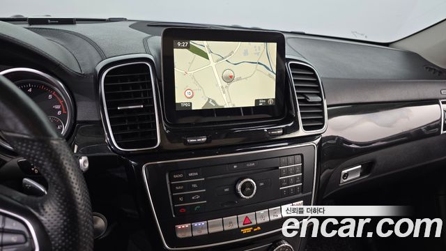 Mercedes-Benz GLS-Class 2017 — photo 12